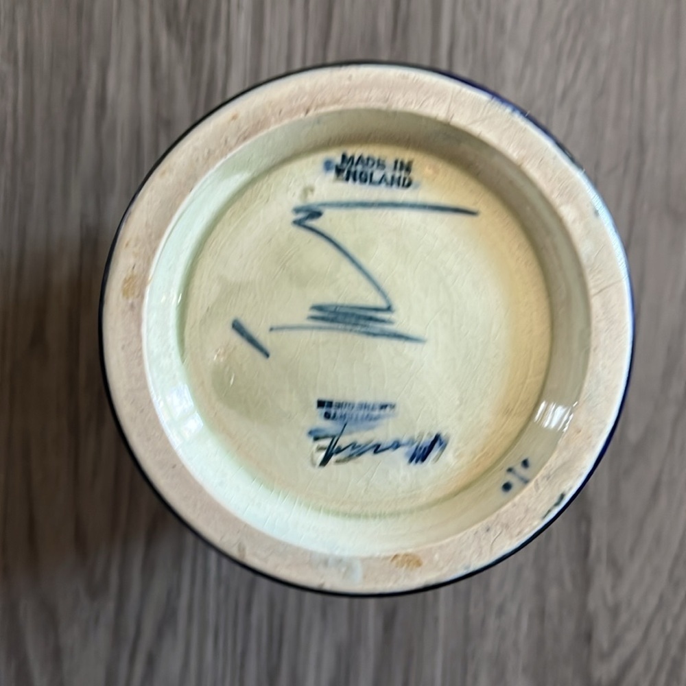 Floral Ceramic Vase with Blue Base vintage! - Picture 3 of 6